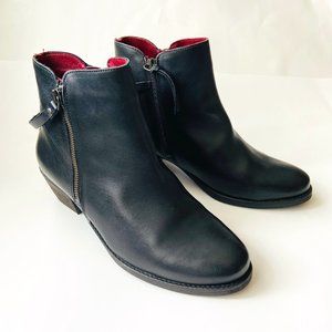 UMBERTO RAFFINI Black Soft Leather Zip Ankle Bootie Heeled Chelsea Size 42 9
